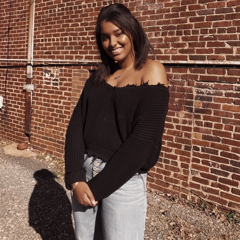 Meet your Posher, Alexis